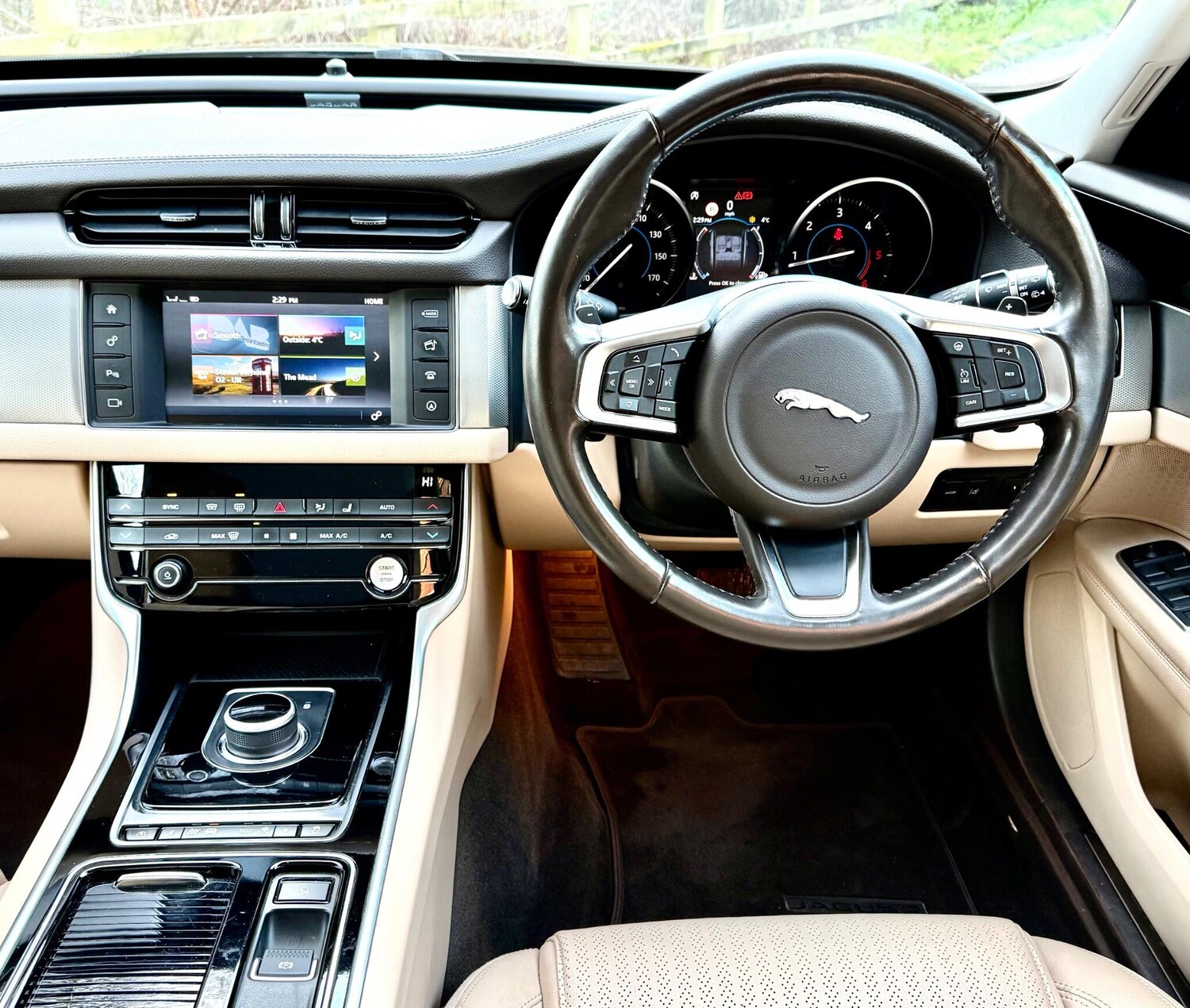 Used Jaguar XF 2018 for sale - 77997360: Photo 23