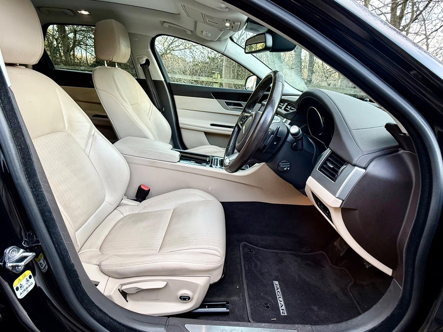 Used Jaguar XF 2018 for sale - 77997360: Photo 25