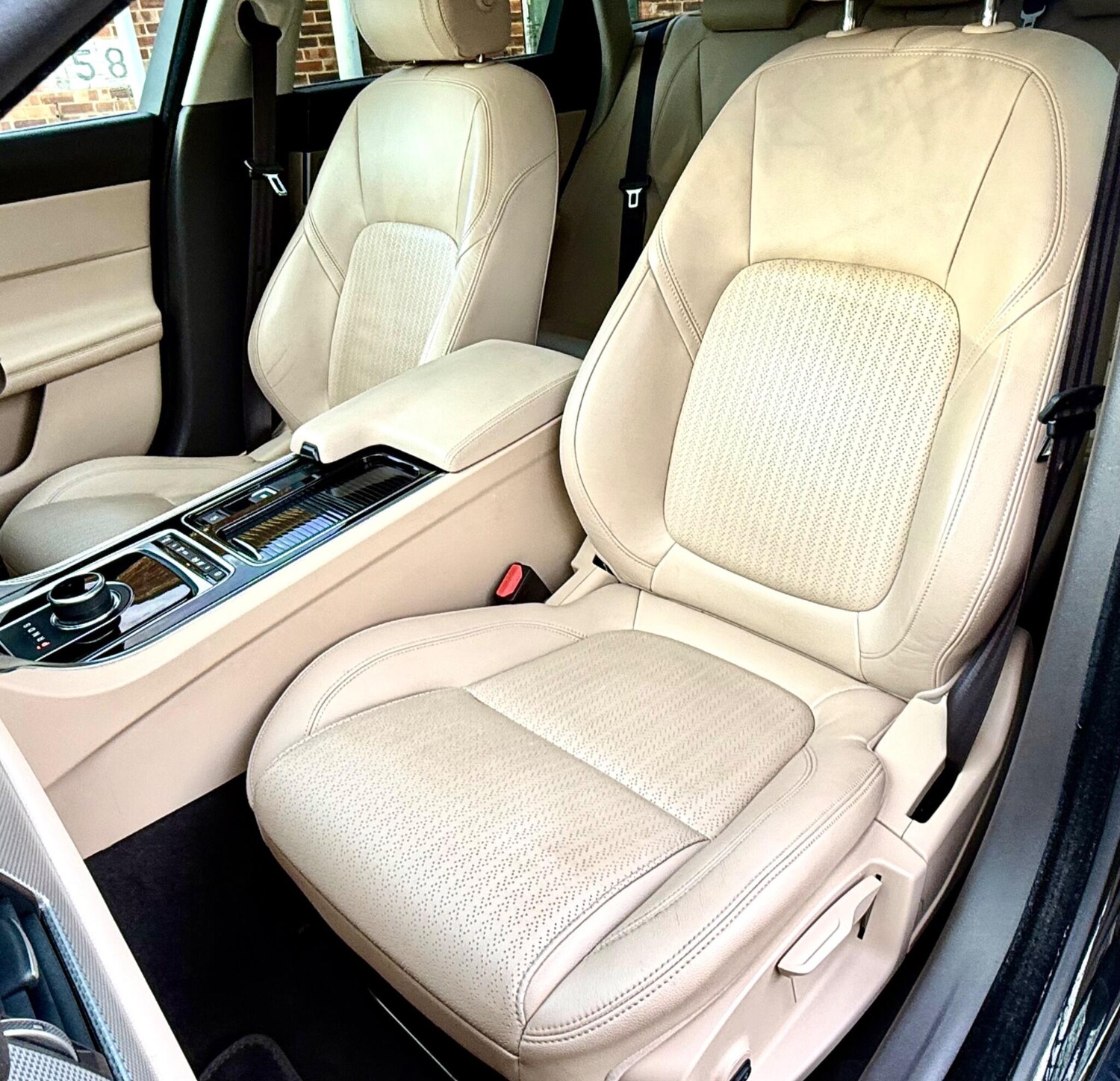 Used Jaguar XF 2018 for sale - 77997360: Photo 30