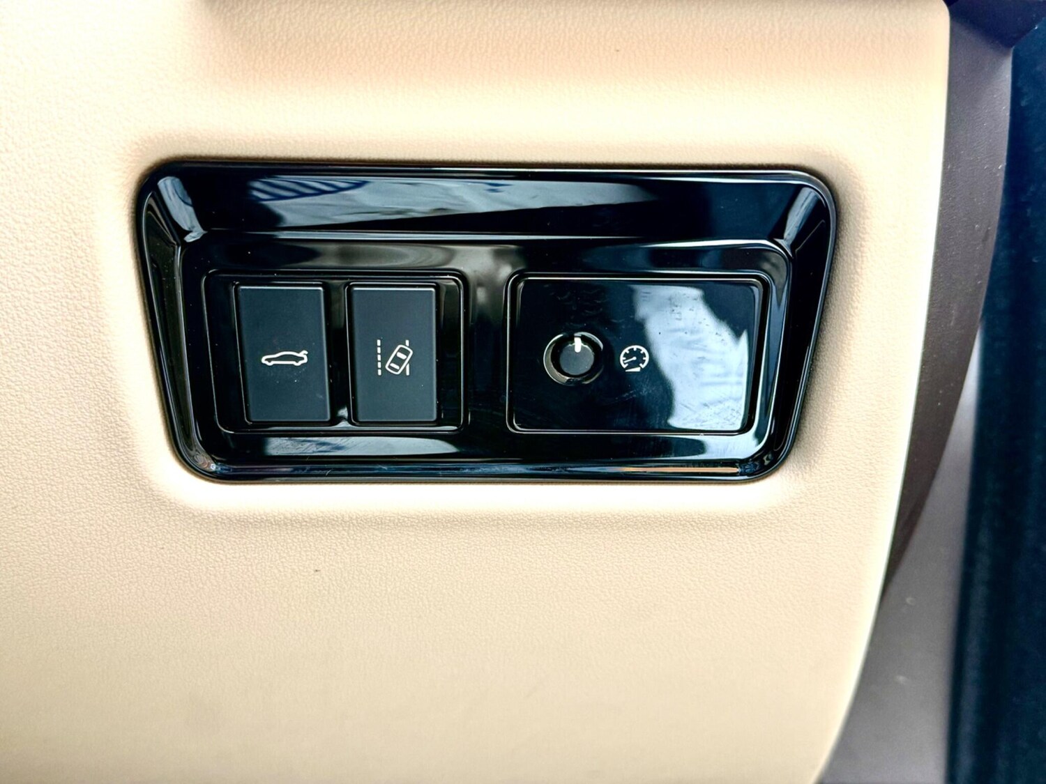 Used Jaguar XF 2018 for sale - 77997360: Photo 35