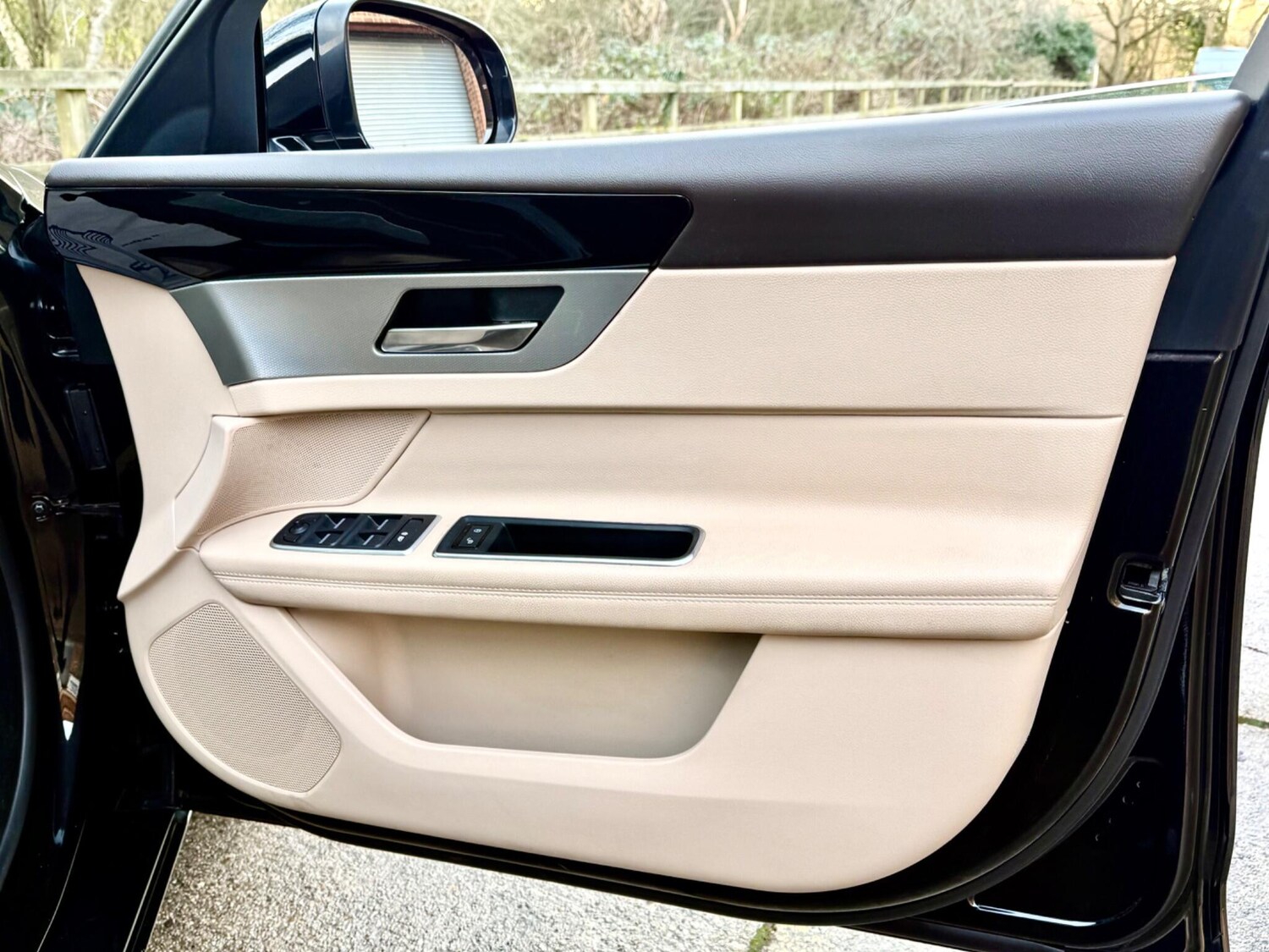 Used Jaguar XF 2018 for sale - 77997360: Photo 43