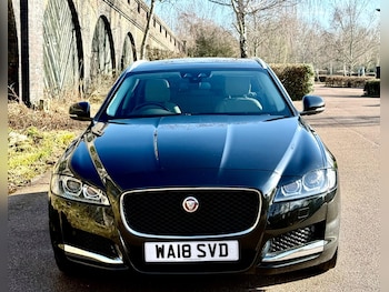 Used Jaguar XF 2018 for sale - 77997360: Photo