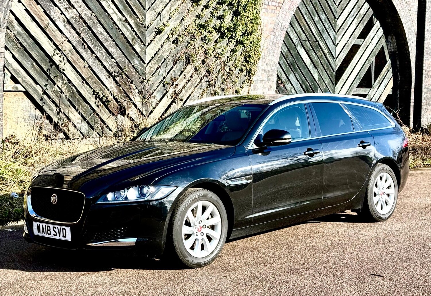 Used Jaguar XF 2018 for sale - 77997360: Photo 5