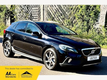 Used Volvo V40 Cross Country 2015 for sale - 78461451: Photo