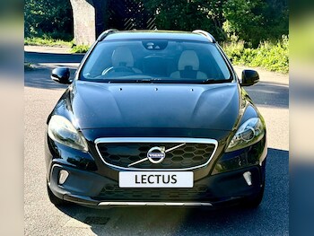 Used Volvo V40 Cross Country 2015 for sale - 78461451: Photo