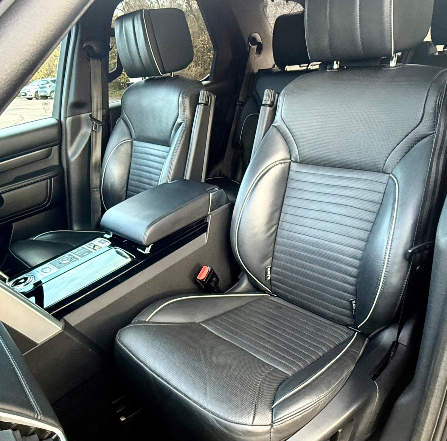 Used Land Rover Discovery 2017 for sale - 76772098: Photo 25