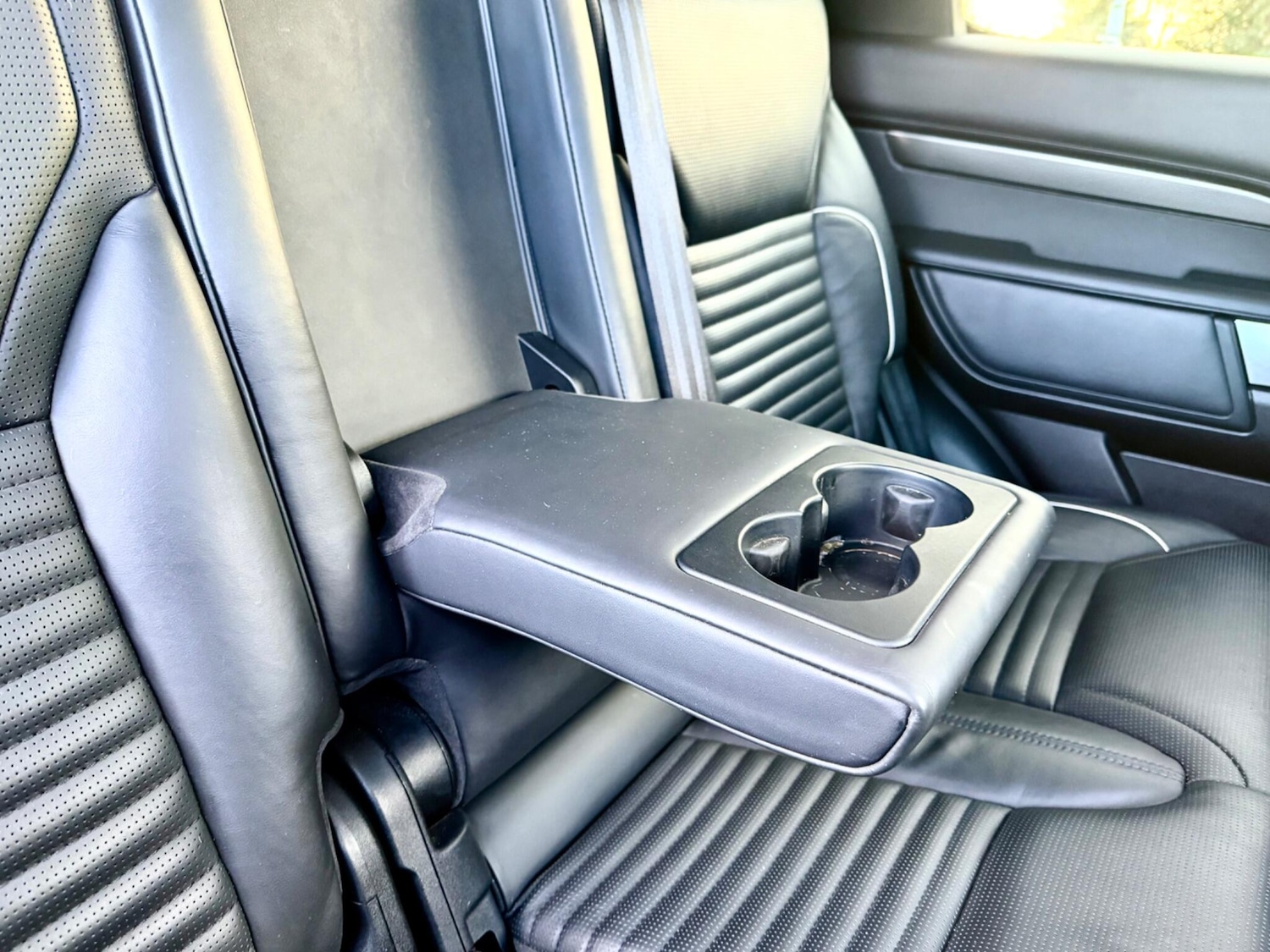 Used Land Rover Discovery 2017 for sale - 76772098: Photo 28