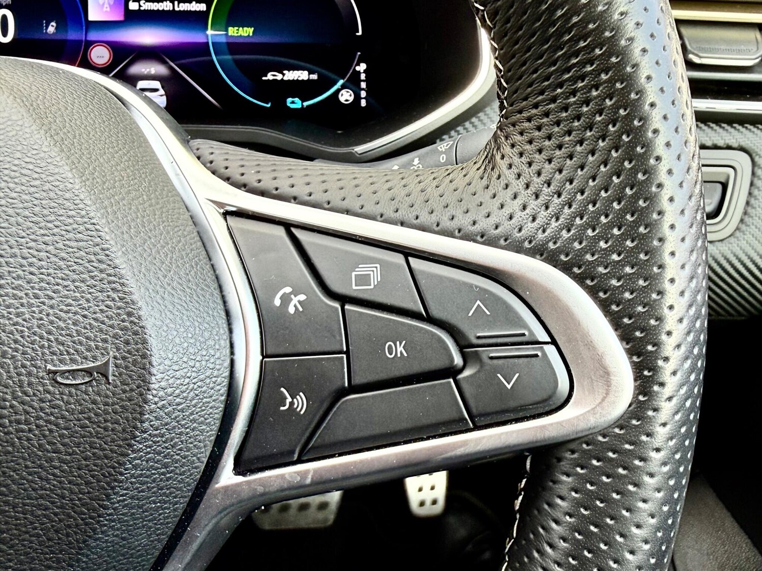 Used Renault Clio 2023 for sale - 77997354: Photo 37