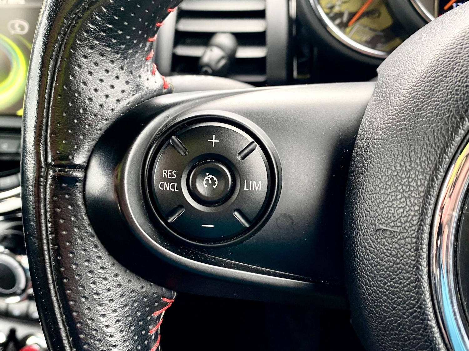 Used MINI Hatch 2017 for sale - 76456764: Photo 32