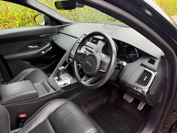 Used Jaguar E-Pace 2018 for sale - 76307115: Photo 15