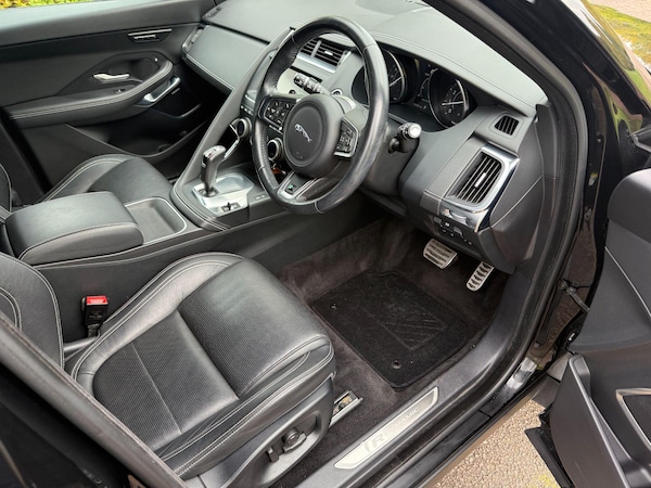 Used Jaguar E-Pace 2018 for sale - 76307115: Photo 18