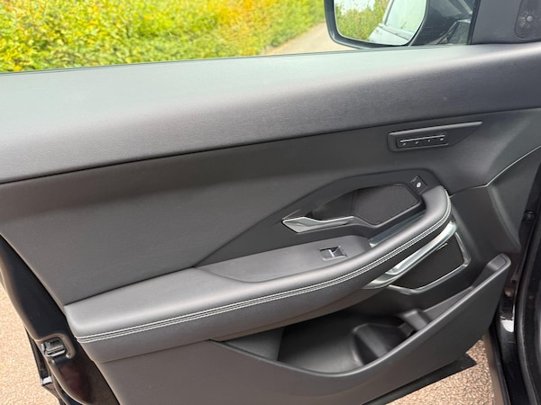 Used Jaguar E-Pace 2018 for sale - 76307115: Photo 28