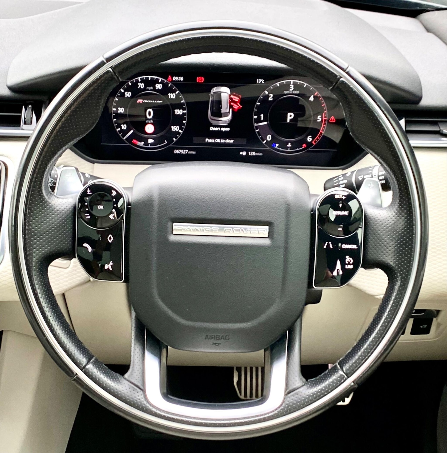 Used Land Rover Range Rover Velar 2017 for sale - 76215586: Photo 19