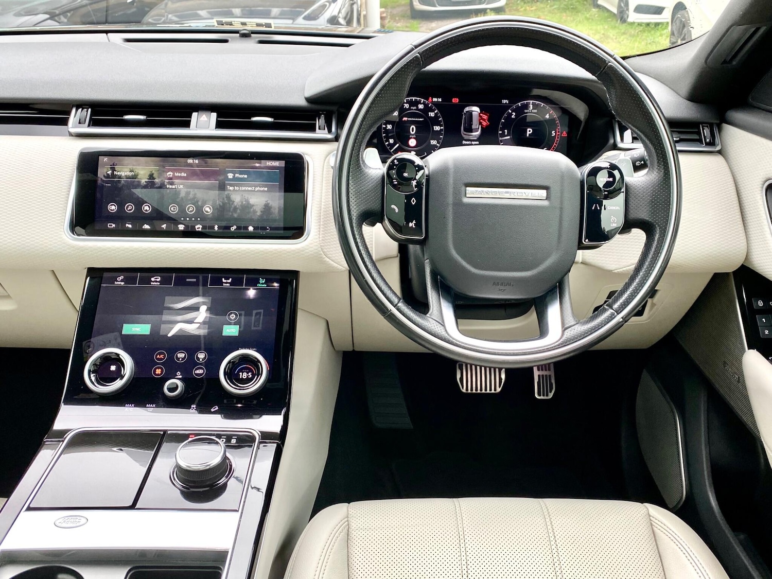 Used Land Rover Range Rover Velar 2017 for sale - 76215586: Photo 20