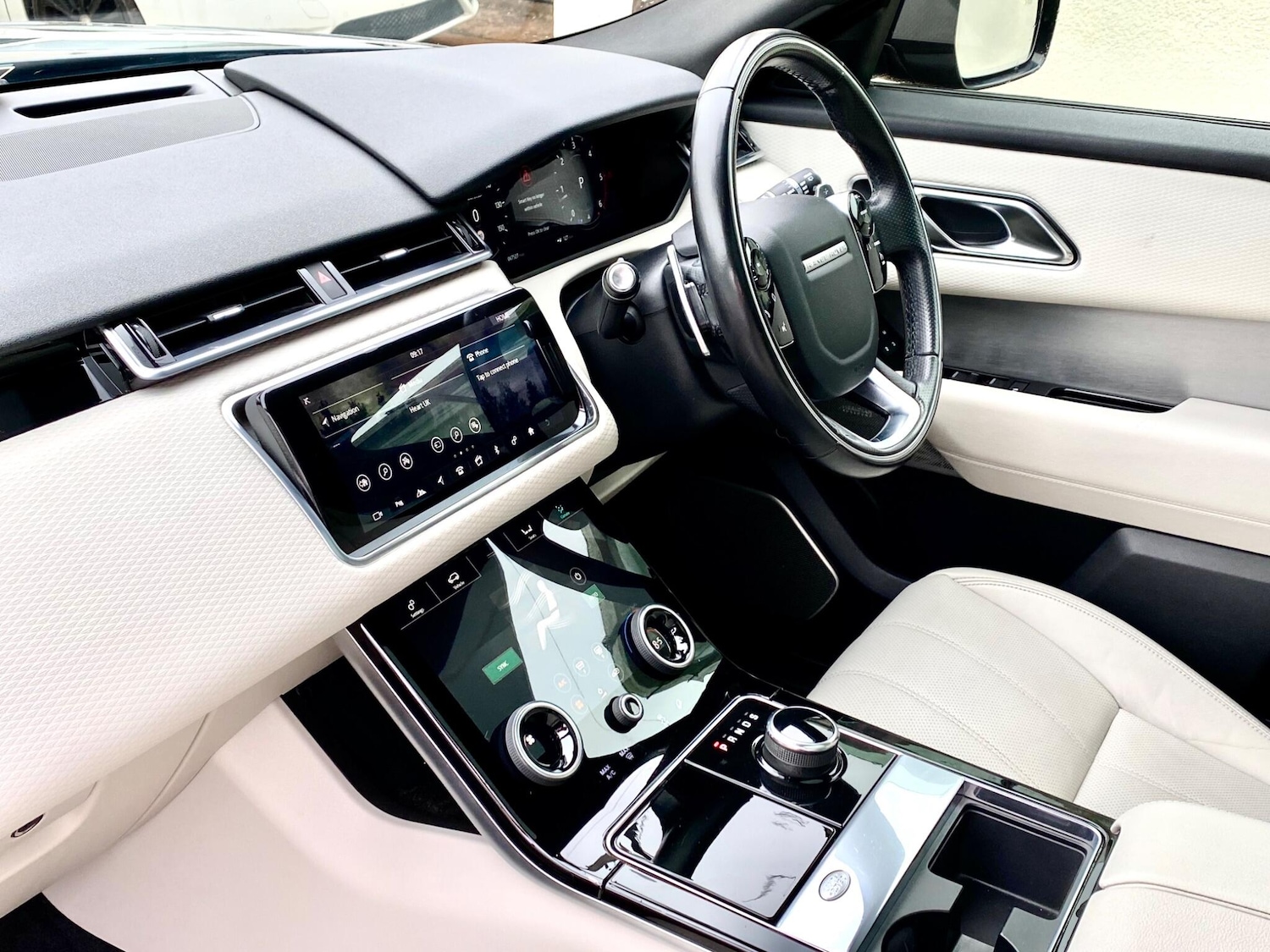 Used Land Rover Range Rover Velar 2017 for sale - 76215586: Photo 22
