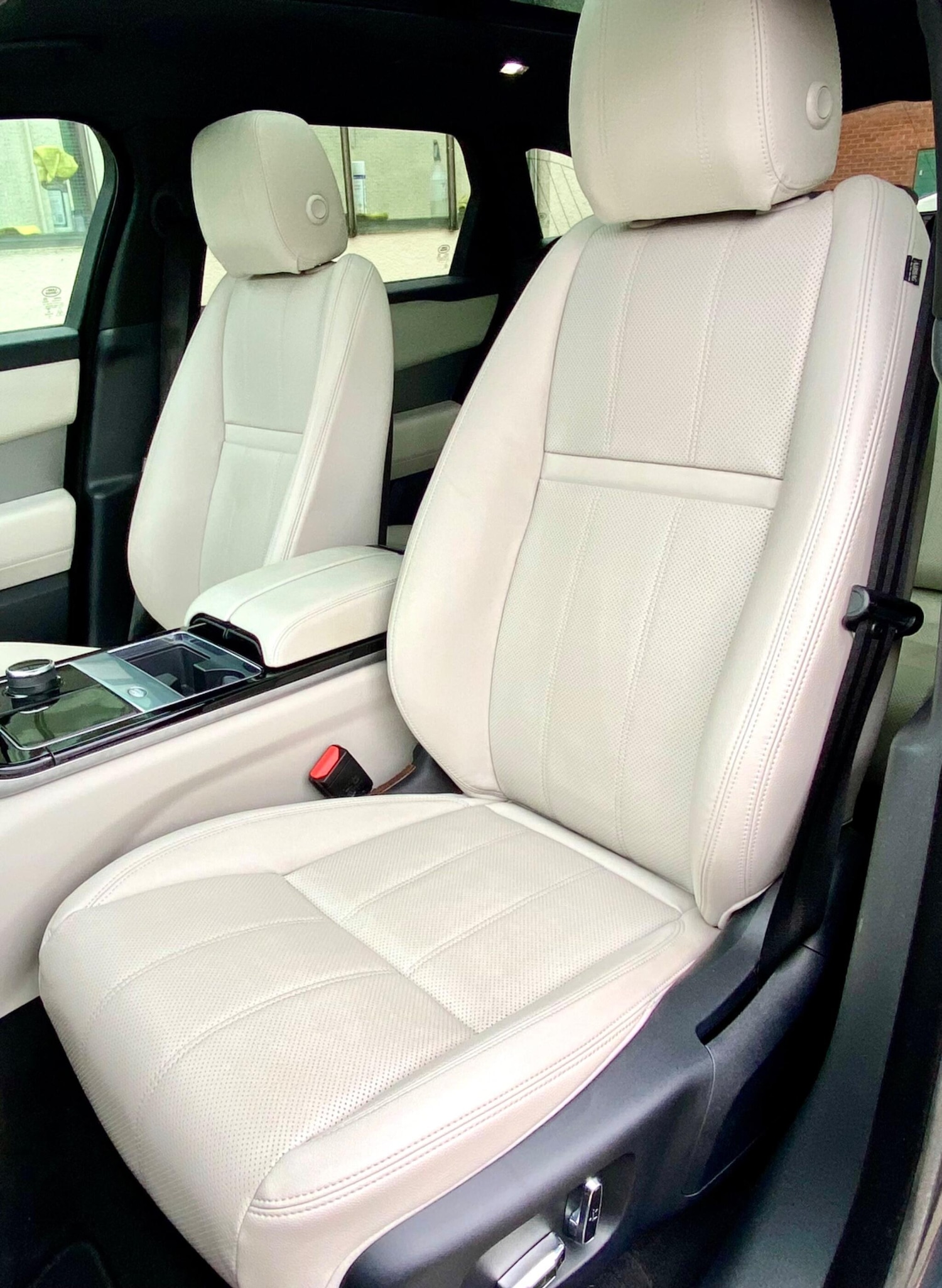 Used Land Rover Range Rover Velar 2017 for sale - 76215586: Photo 24