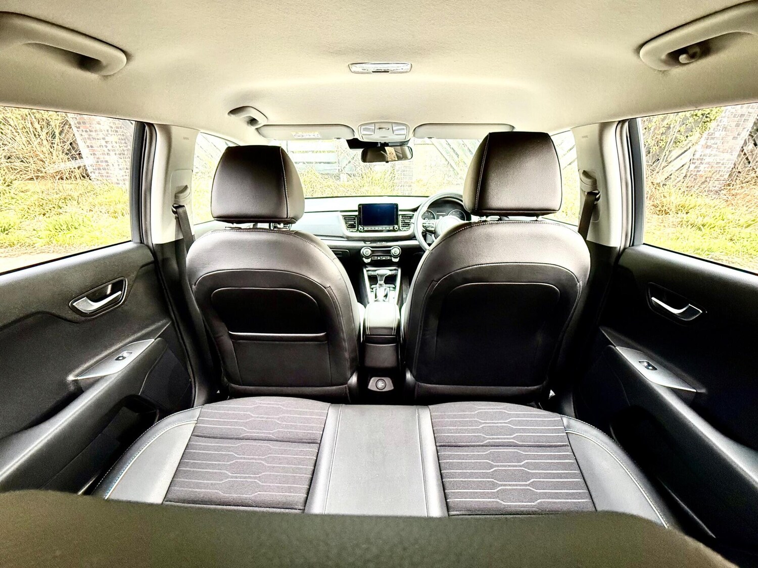 Used Kia Stonic 2023 for sale - 77997356: Photo 22