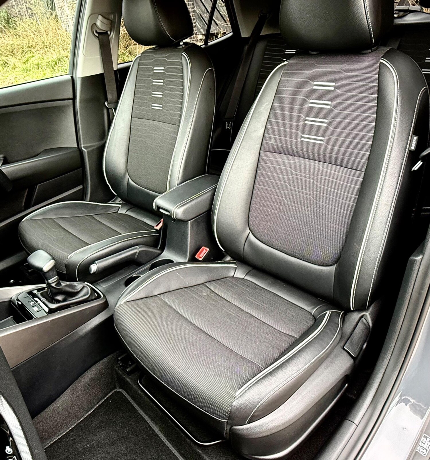 Used Kia Stonic 2023 for sale - 77997356: Photo 24