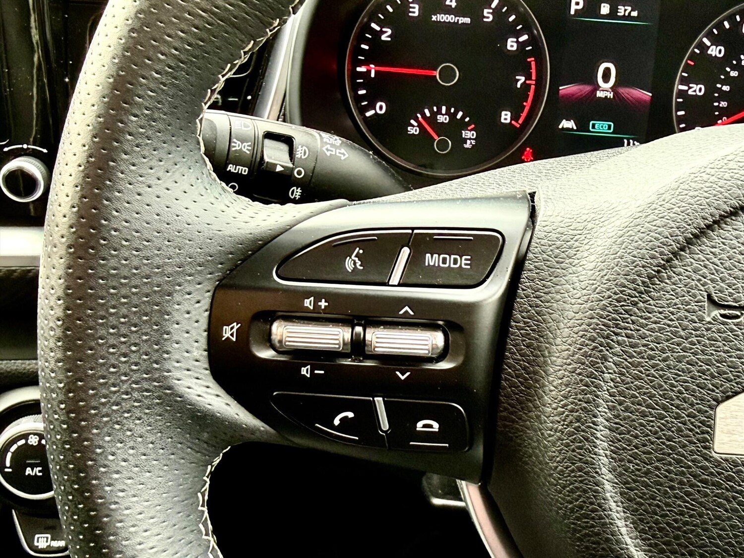 Used Kia Stonic 2023 for sale - 77997356: Photo 36