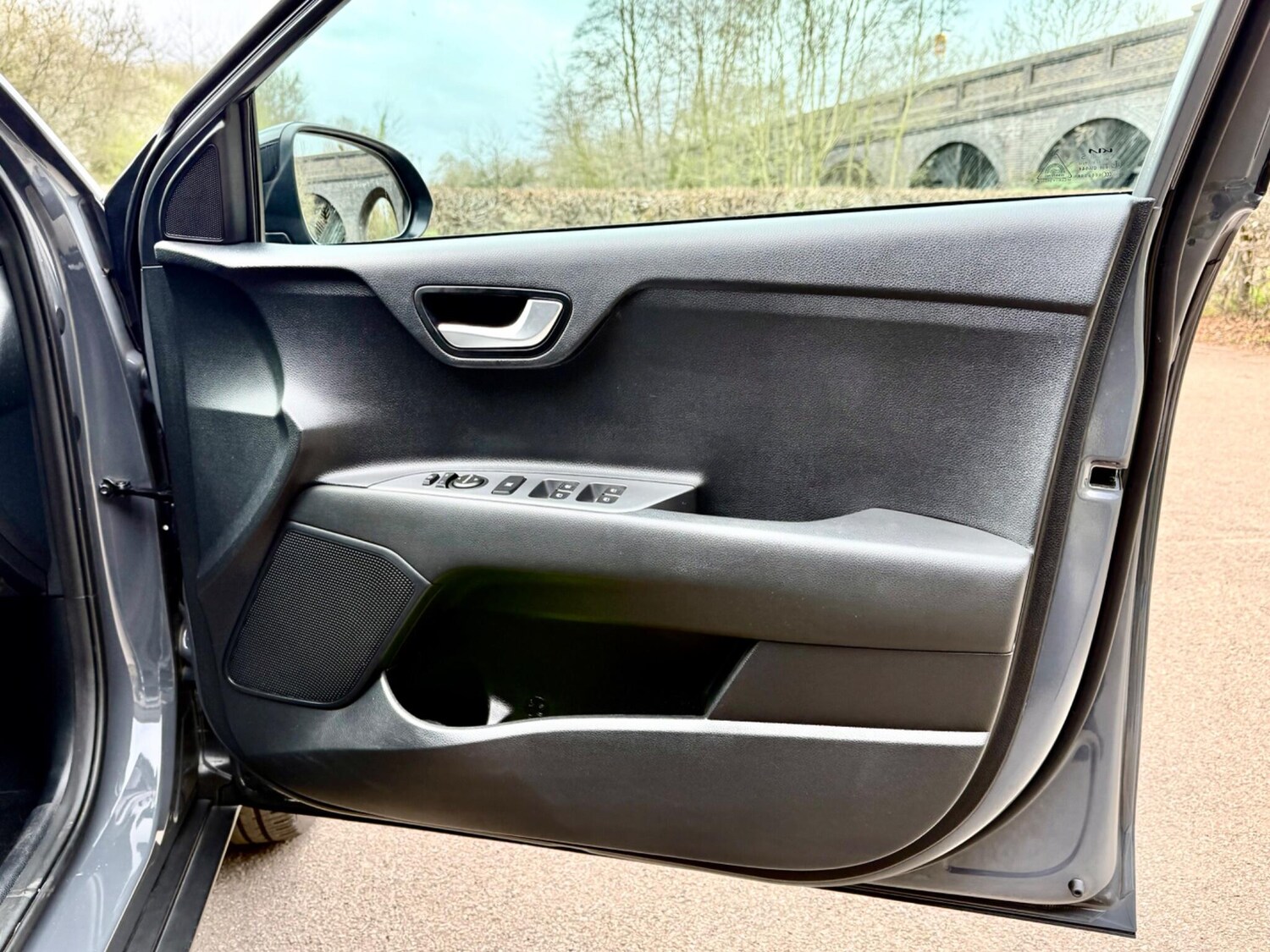 Used Kia Stonic 2023 for sale - 77997356: Photo 44