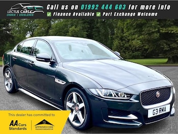 Used Jaguar XE 2018 for sale - 76214174: Photo