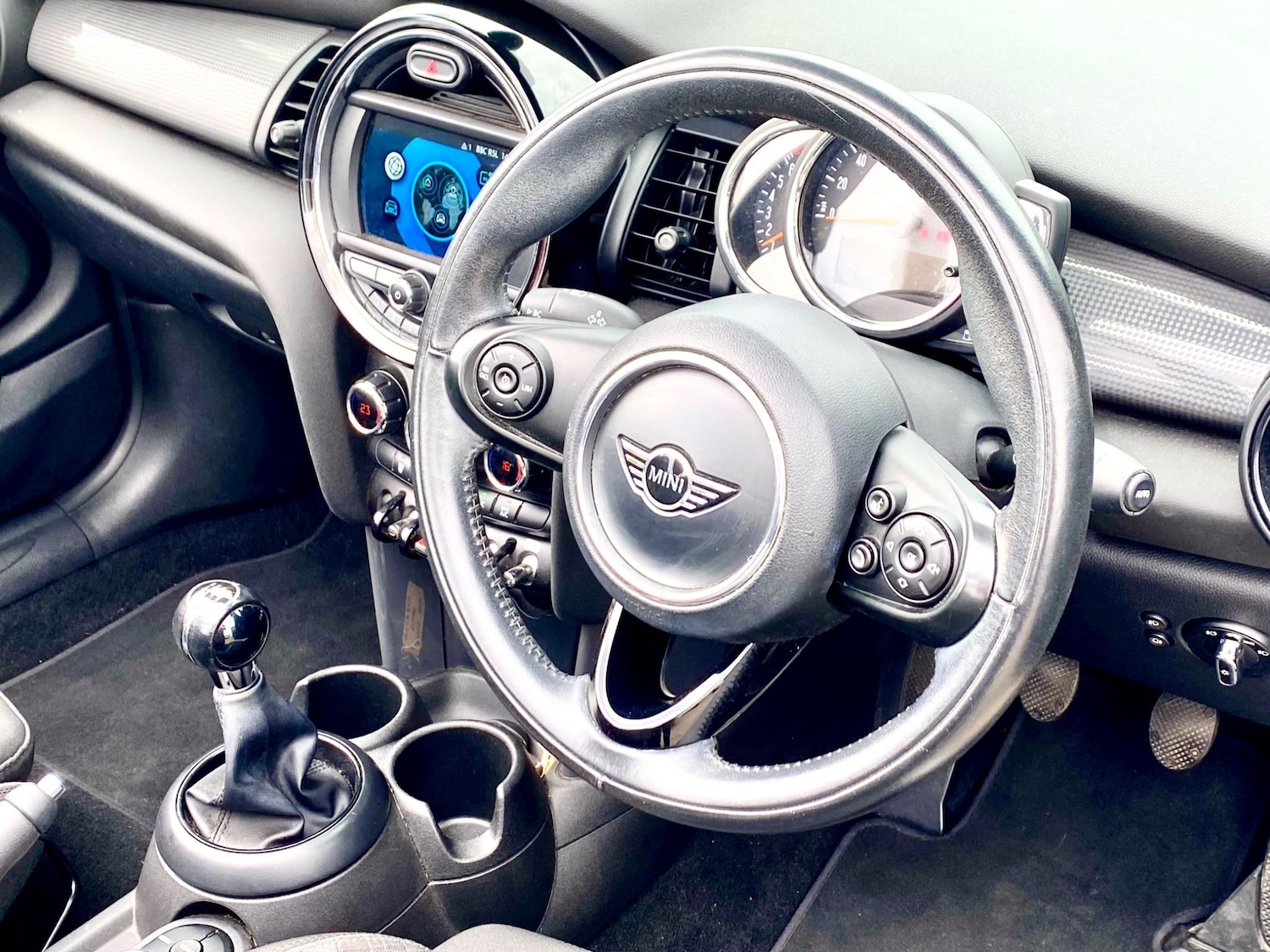 Used MINI Convertible 2018 for sale - 76215627: Photo 26