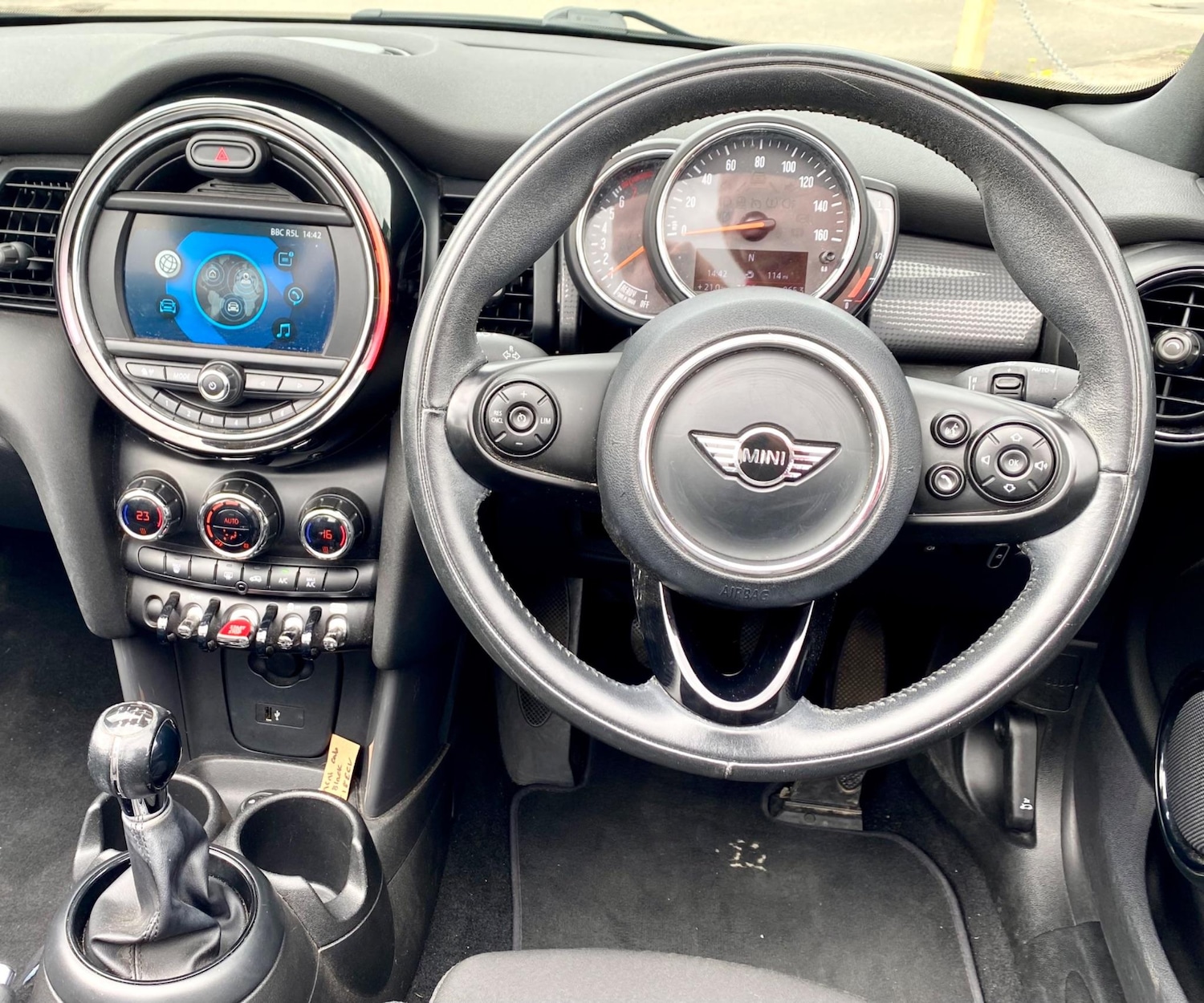 Used MINI Convertible 2018 for sale - 76215627: Photo 28