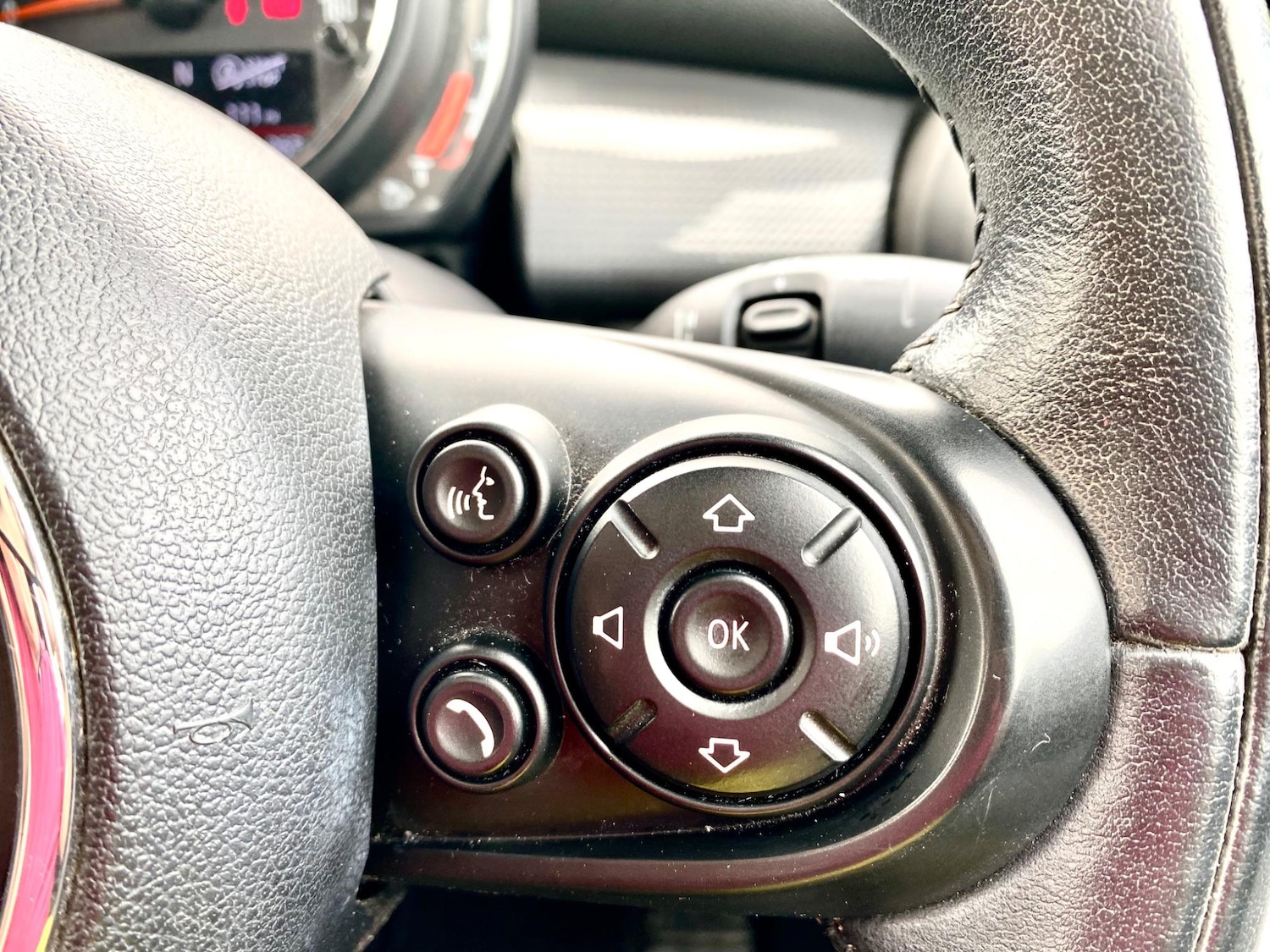 Used MINI Convertible 2018 for sale - 76215627: Photo 32