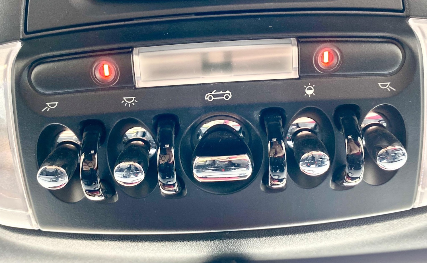 Used MINI Convertible 2018 for sale - 76215627: Photo 42