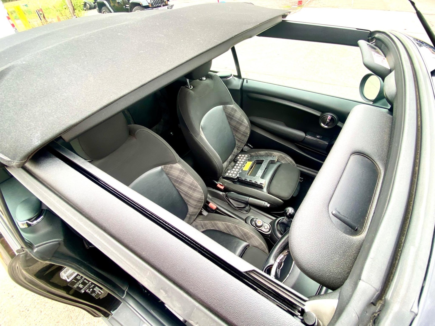 Used MINI Convertible 2018 for sale - 76215627: Photo 43