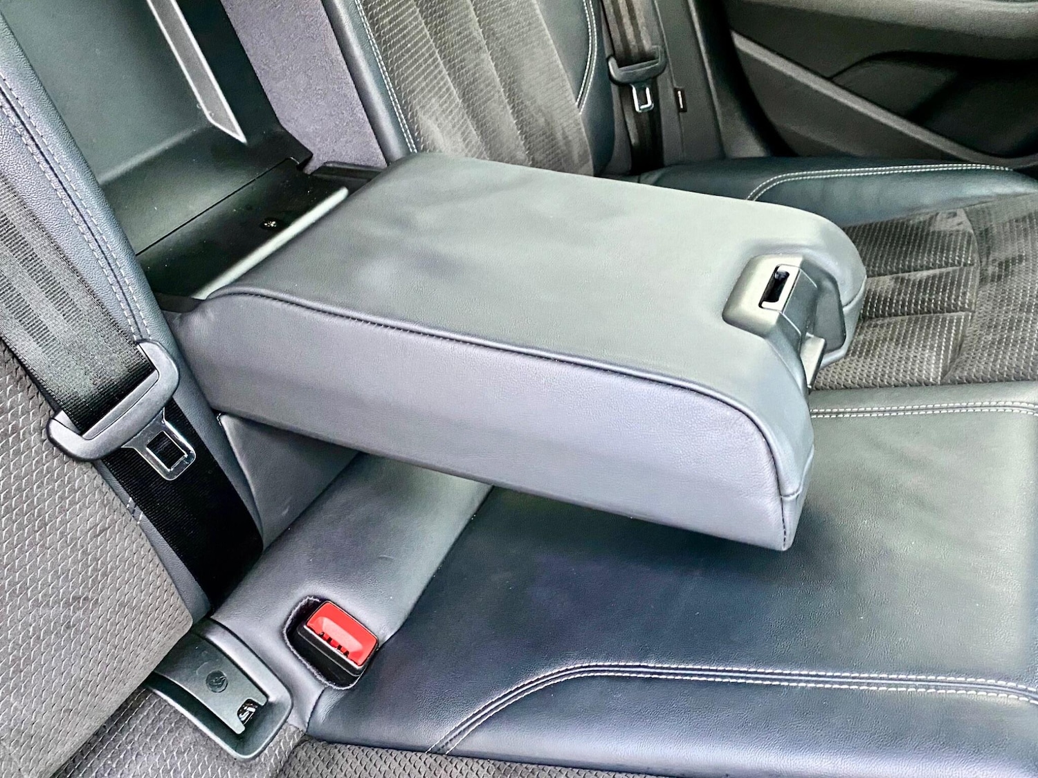 Used Audi A4 Avant 2017 for sale - 76440669: Photo 29