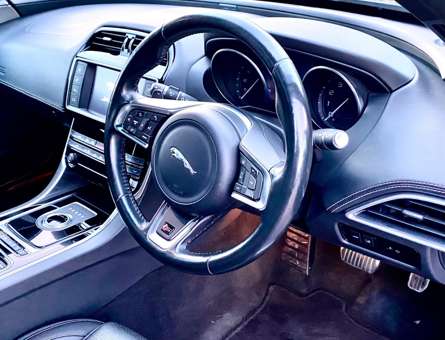 Used Jaguar XE 2016 for sale - 76370200: Photo 24