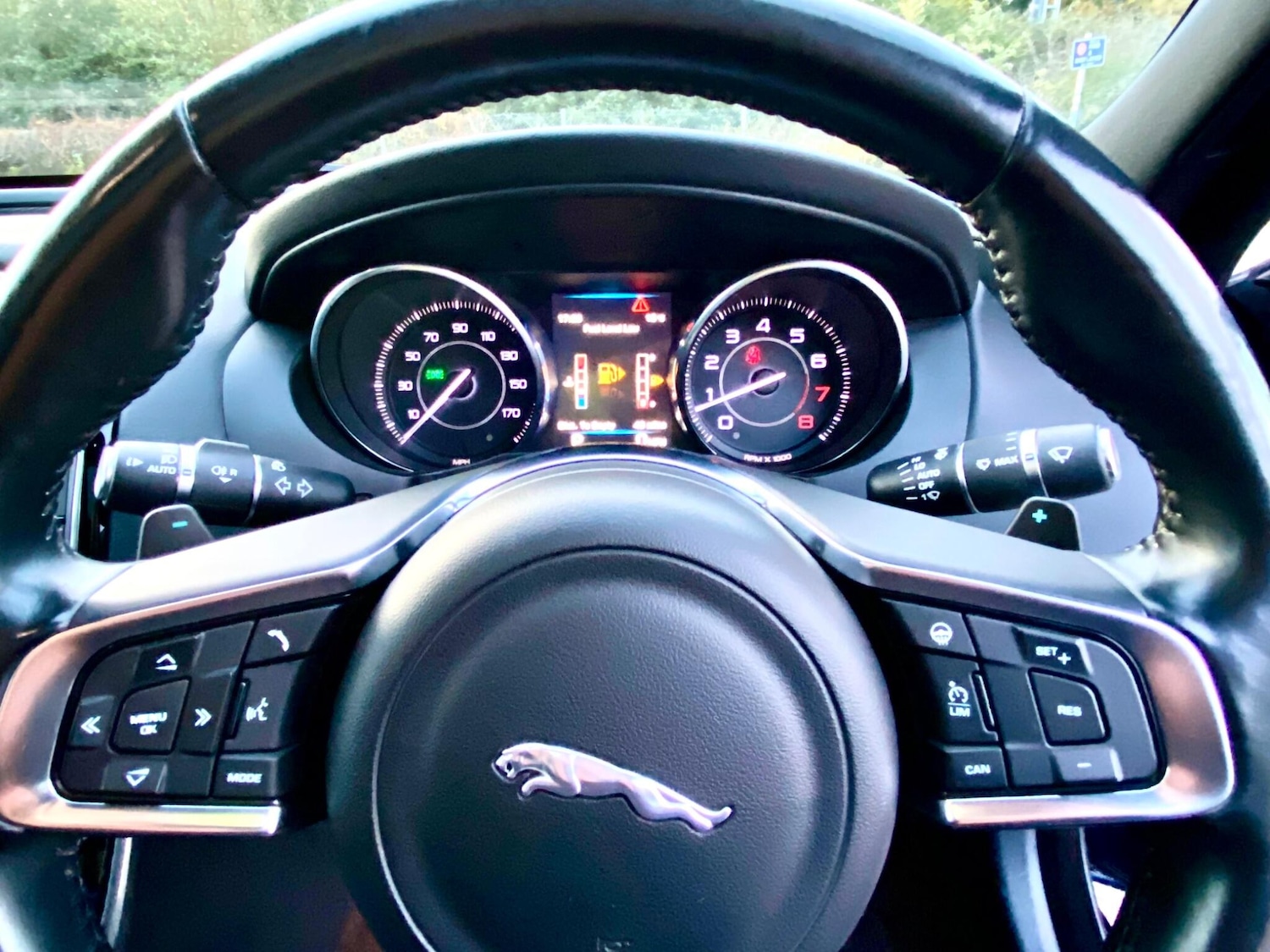 Used Jaguar XE 2016 for sale - 76370200: Photo 28