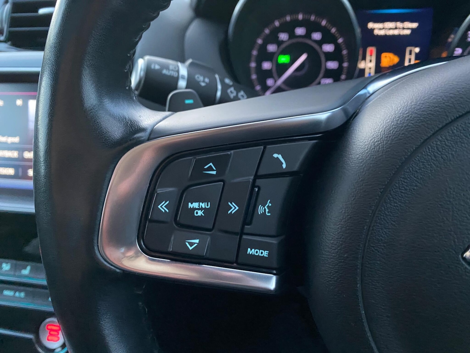 Used Jaguar XE 2016 for sale - 76370200: Photo 31