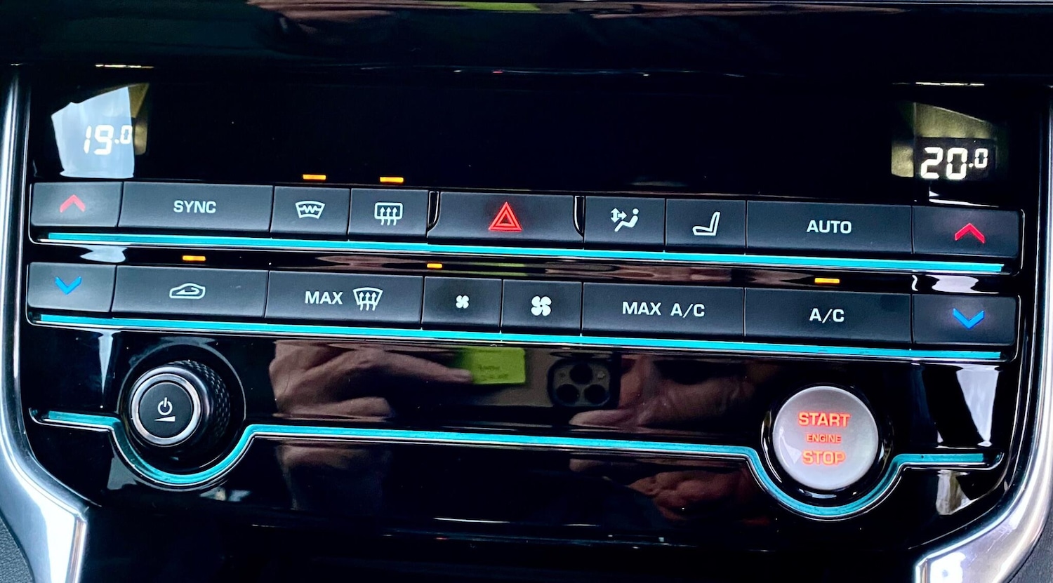 Used Jaguar XE 2016 for sale - 76370200: Photo 33