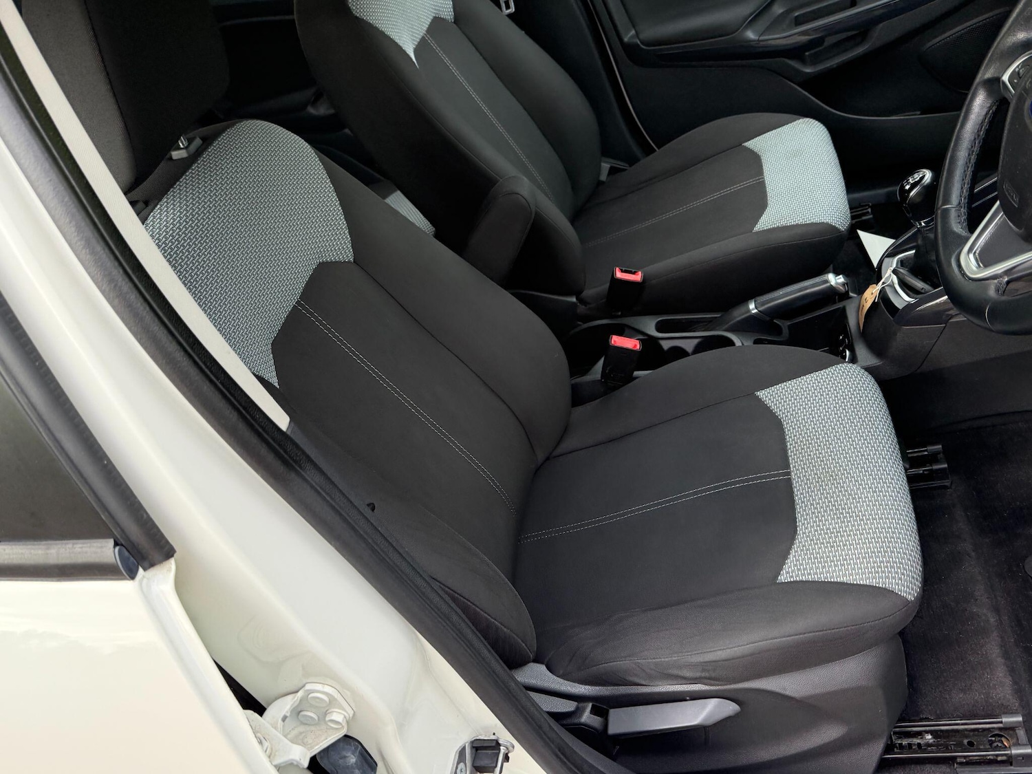 Used Ford Ecosport 2015 for sale - 76239258: Photo 19