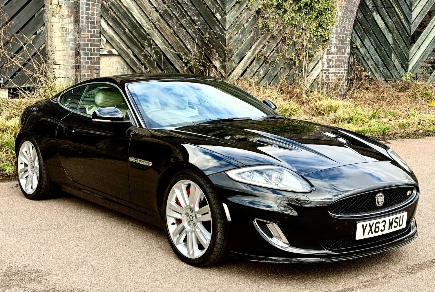 Used Jaguar XK 2014 for sale - 77997361: Photo 2