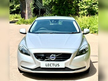 Used Volvo V40 2015 for sale - 78759673: Photo