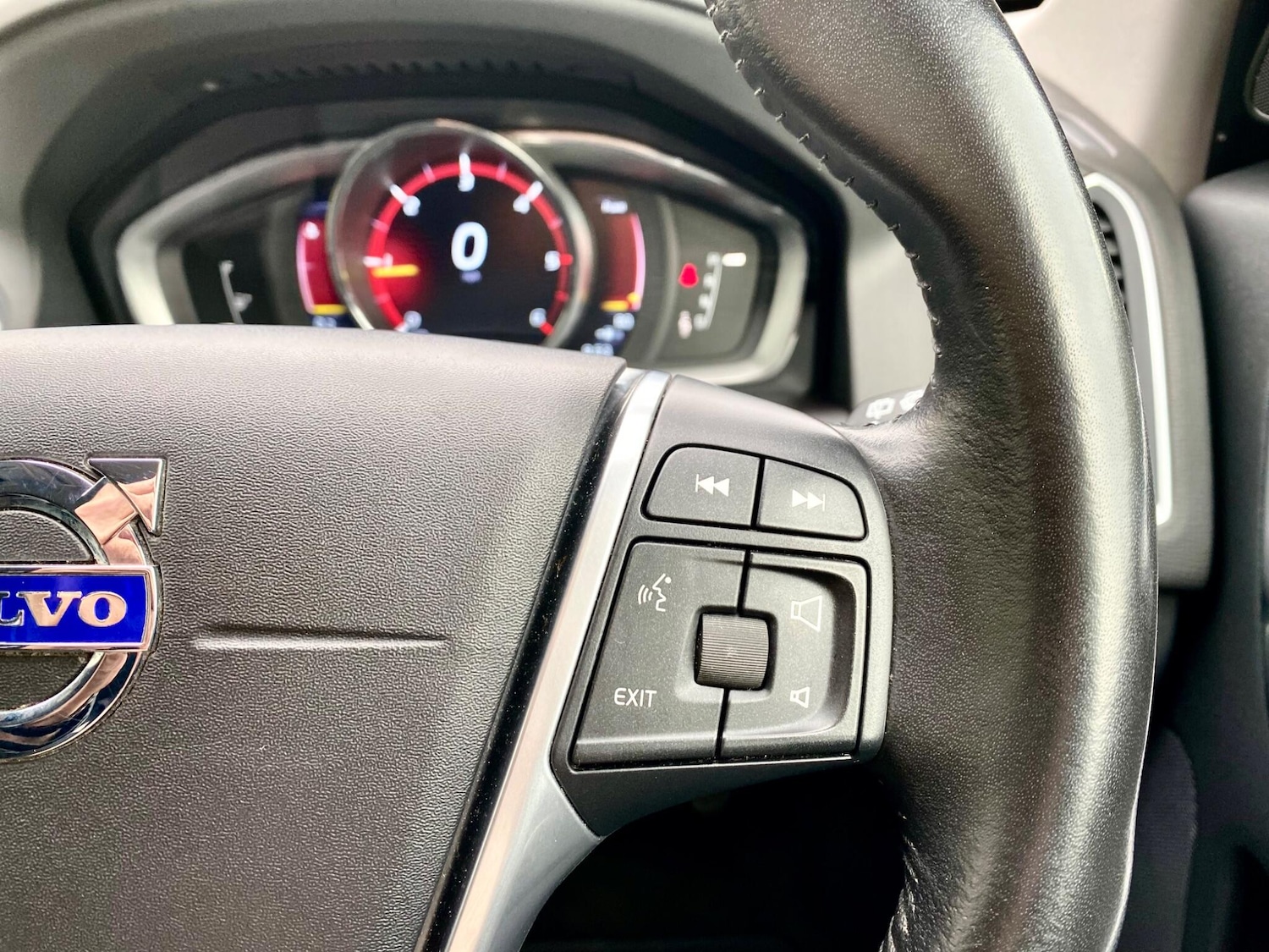 Used Volvo XC60 2016 for sale - 76306826: Photo 42