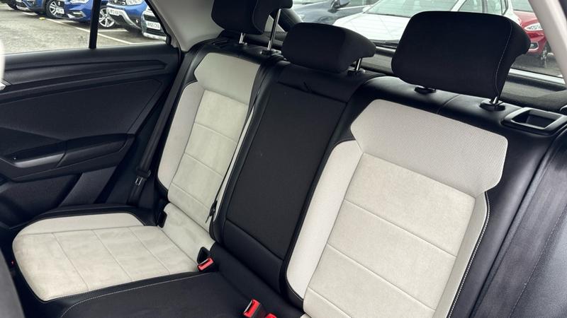Used Volkswagen T-Roc 2023 for sale - 76568679: Photo 10
