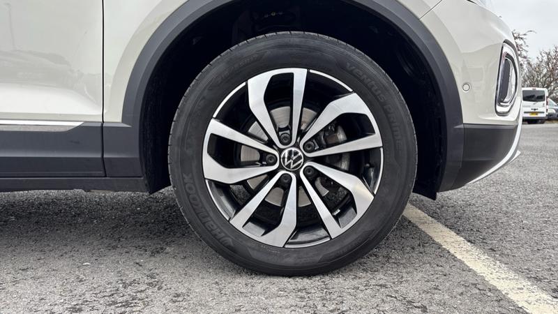 Used Volkswagen T-Roc 2023 for sale - 76568679: Photo 15