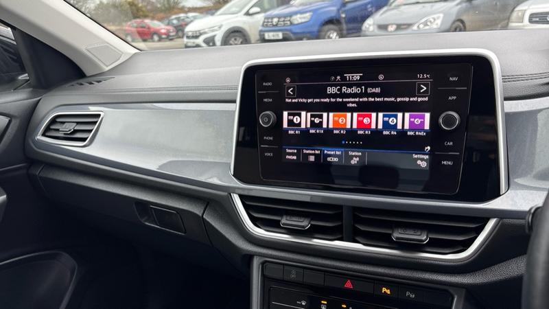 Used Volkswagen T-Roc 2023 for sale - 76568679: Photo 16