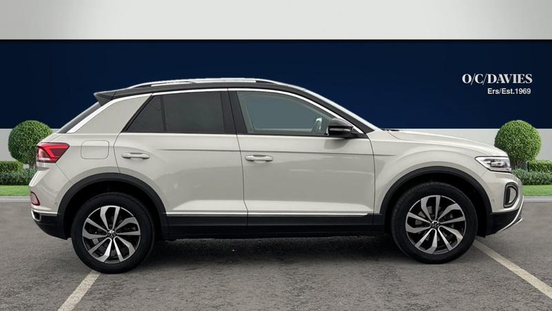 Used Volkswagen T-Roc 2023 for sale - 76568679: Photo 2