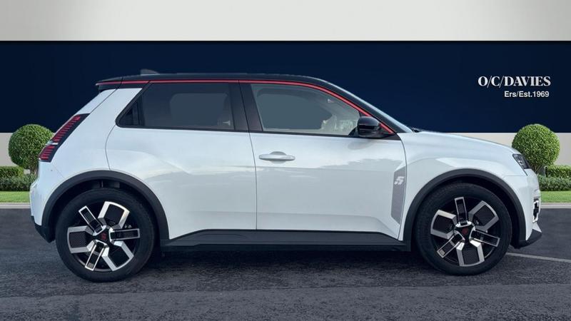 Used Renault 5 E-Tech electric 2025 for sale - 76568508: Photo 2