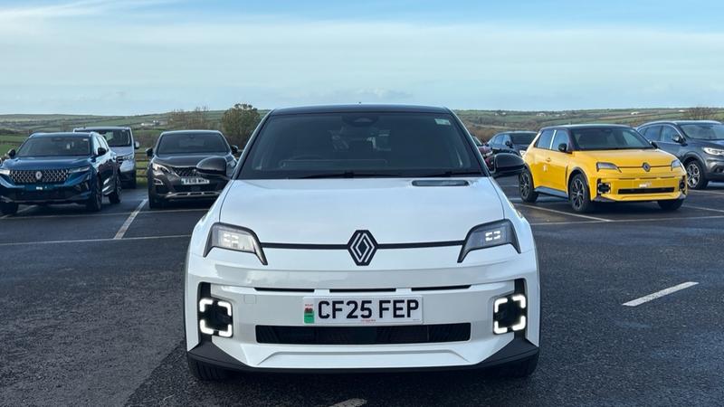 Used Renault 5 E-Tech electric 2025 for sale - 76568508: Photo 7