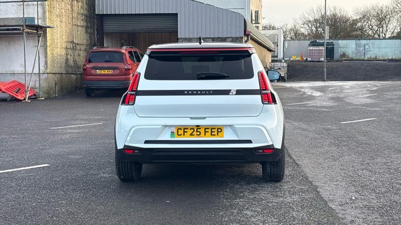 Used Renault 5 E-Tech electric 2025 for sale - 76568508: Photo 8