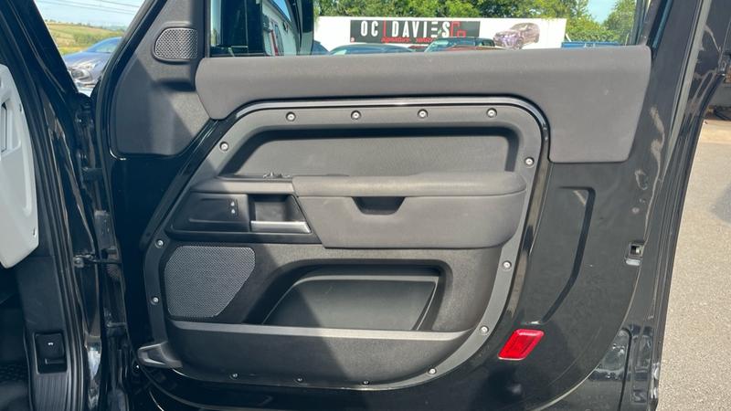 Used Land Rover Defender 2022 for sale - 76332522: Photo 39