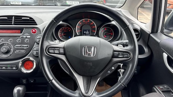 Used Honda Jazz 2014 for sale - 76266039: Photo 9