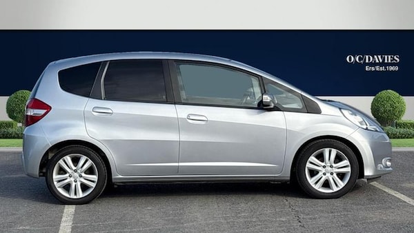 Used Honda Jazz 2014 for sale - 76266111: Photo 2