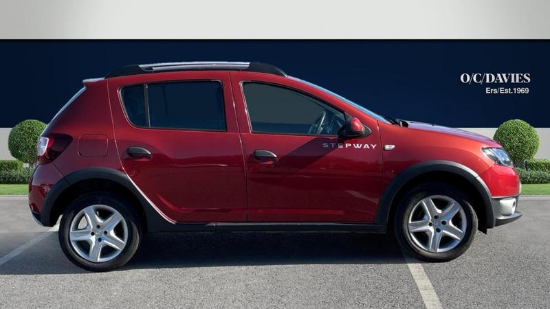 Used Dacia Sandero Stepway 2015 for sale - 76508198: Photo 2